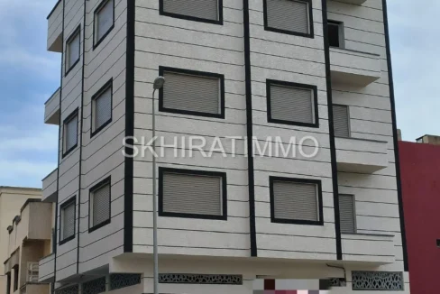 Maison R+3 commerciale à Skhirat