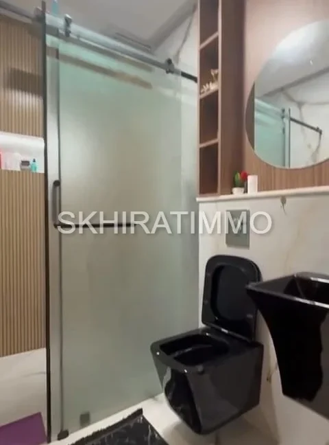 salon de l'appartement à bouznika- salle de bain